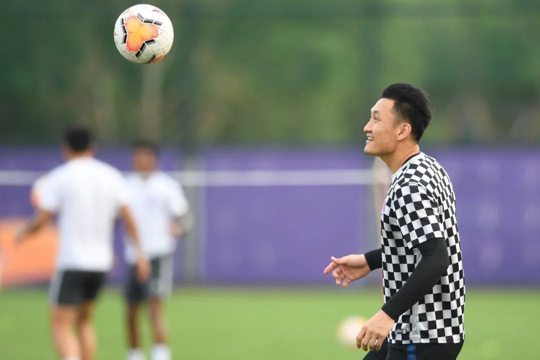重庆力帆备战战青岛黄海，冲击主场胜利的简单介绍